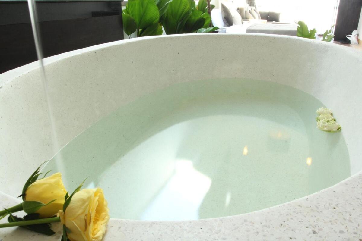 Blue Crystal Boutique Hotel 프놈펜 외부 사진