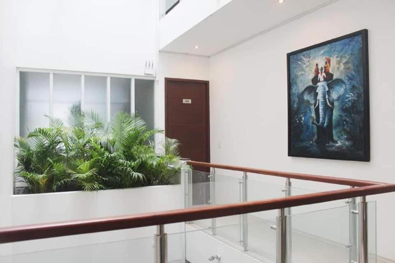 Blue Crystal Boutique Hotel 프놈펜 외부 사진
