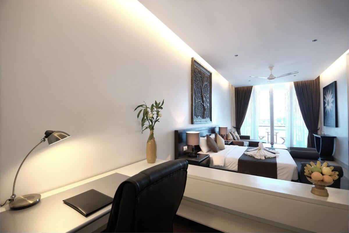 Blue Crystal Boutique Hotel 프놈펜 외부 사진