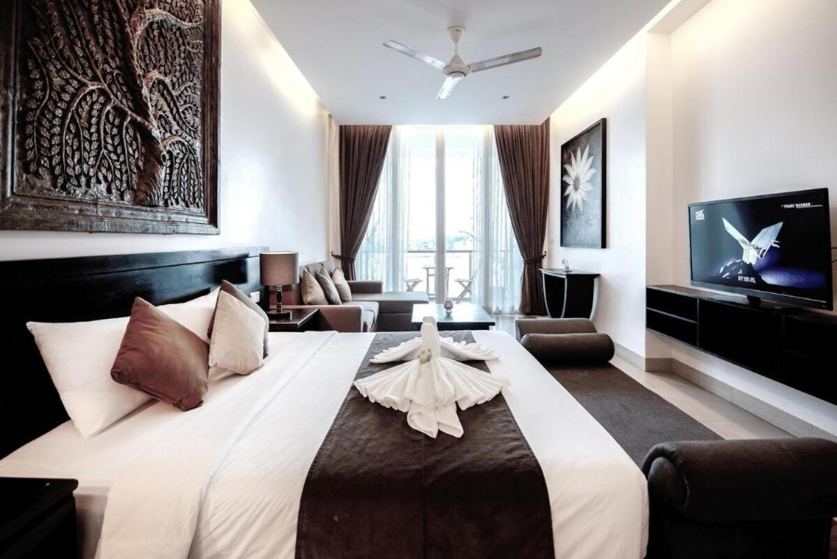 Blue Crystal Boutique Hotel 프놈펜 외부 사진