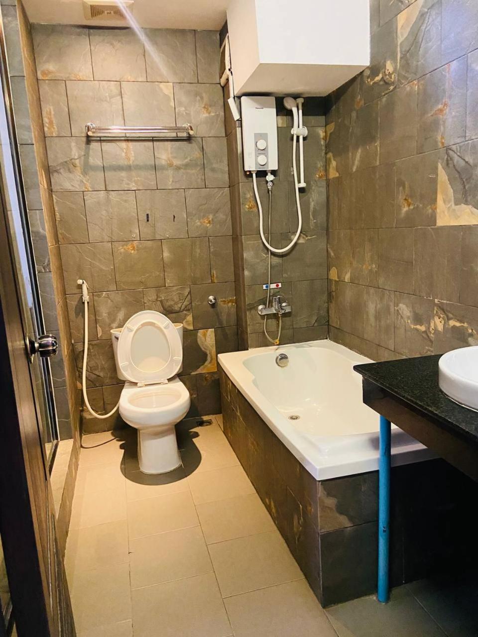 Blue Crystal Boutique Hotel 프놈펜 외부 사진